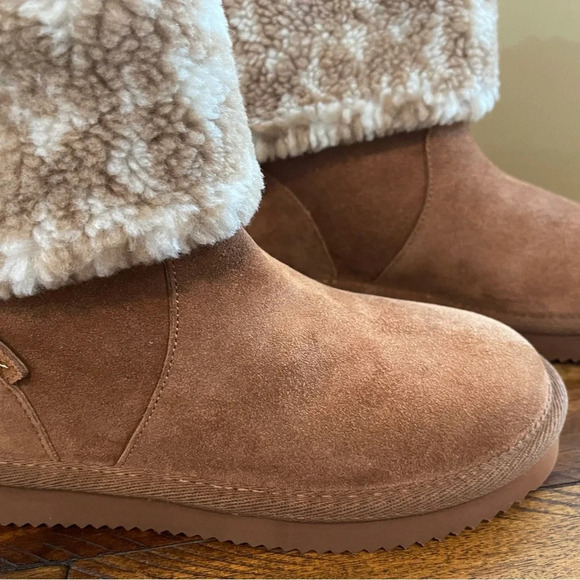 MICHAEL KORS Logo Sherpa and Suede Boot size 5 - Picture 4 of 10